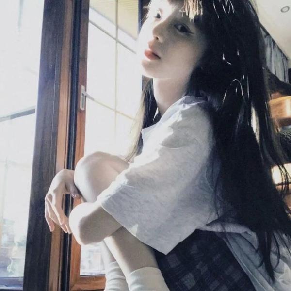 伴游女王